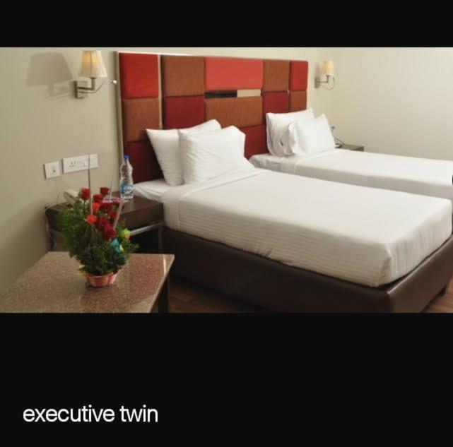 Hotel-S-Park Khammam Εξωτερικό φωτογραφία